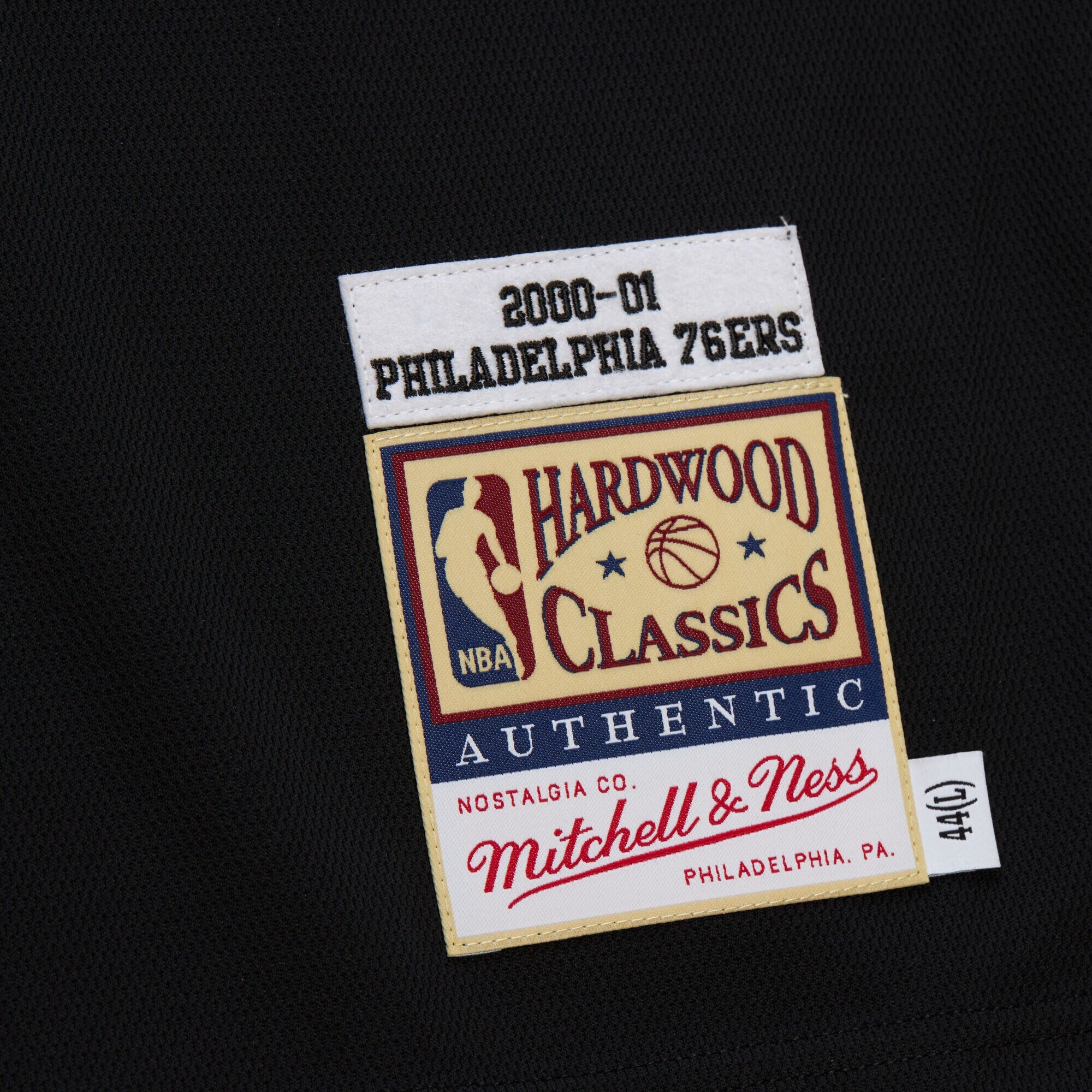 Mens Mitchell & Ness NBA DARK SHOOTING SHIRT 76ERS 2000