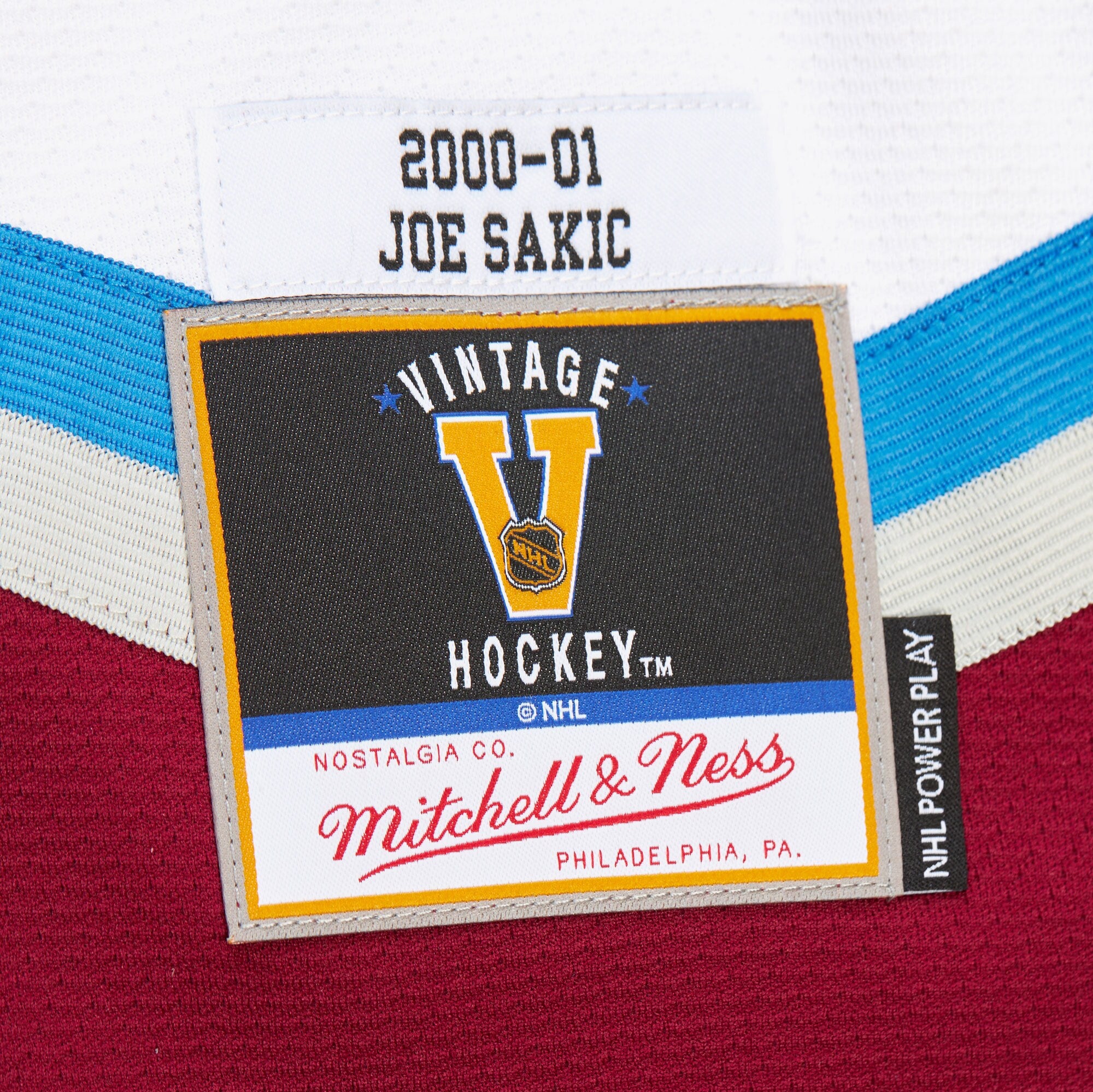 Mens Mitchell & Ness NHL WHITE JERSEY AVALANCHE 2000 JOE SAKIC