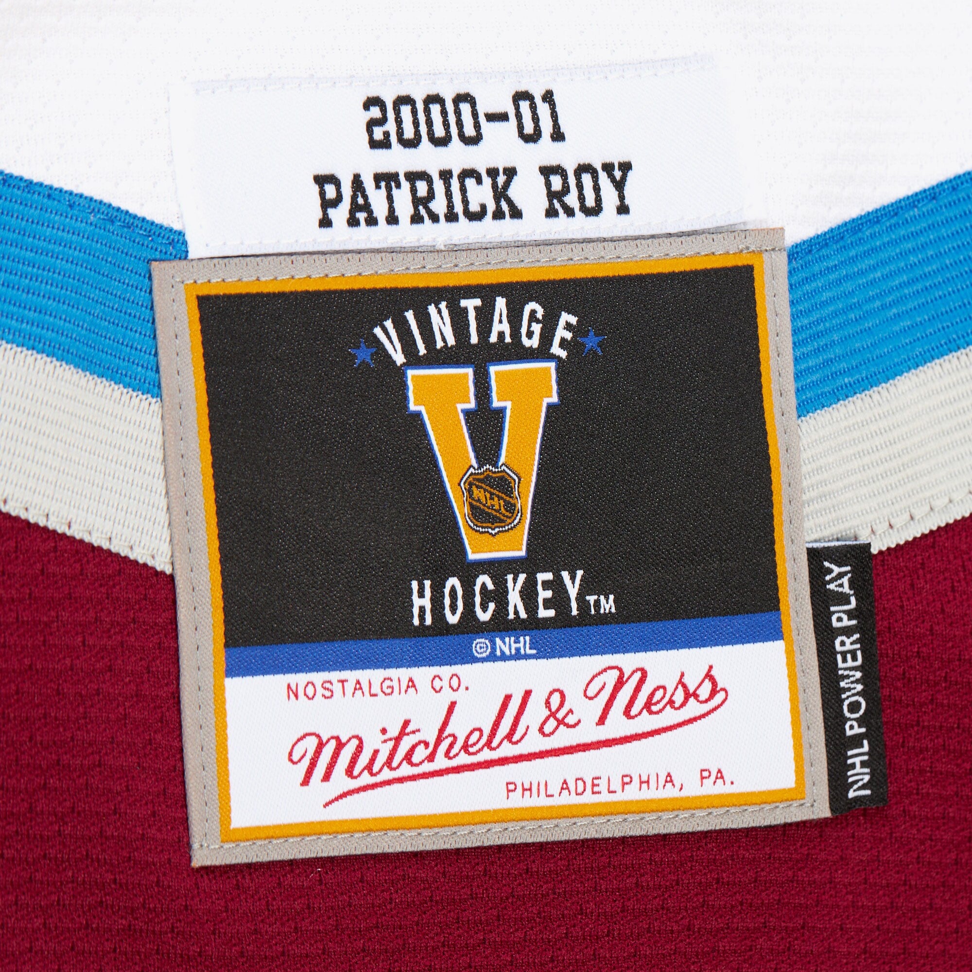 Mens Mitchell & Ness NHL WHITE JERSEY AVALANCHE 2000 PATRICK ROY