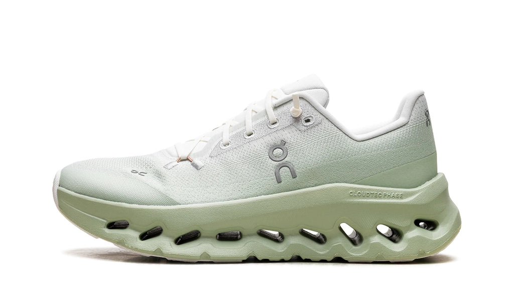 3WF10734199 Stadium Goods studio 1