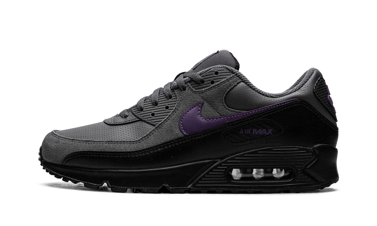 IF0670-004 Stadium Goods studio 1