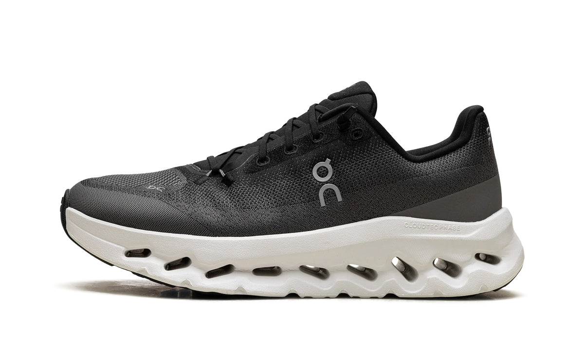 3ME10100397 Stadium Goods studio 1