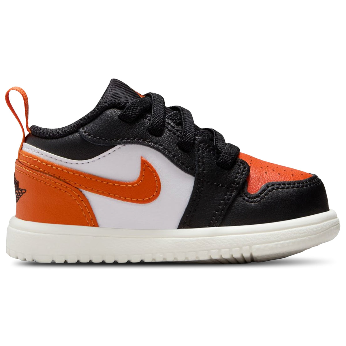 DR9747-081 Foot Locker 1