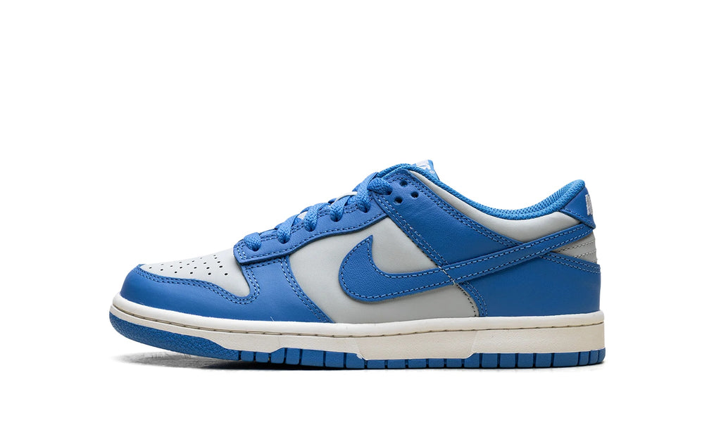 FB9109-004 Stadium Goods studio 1