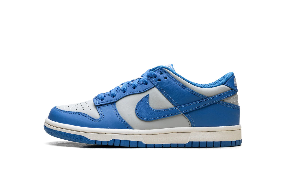 FB9109-004 Stadium Goods studio 1