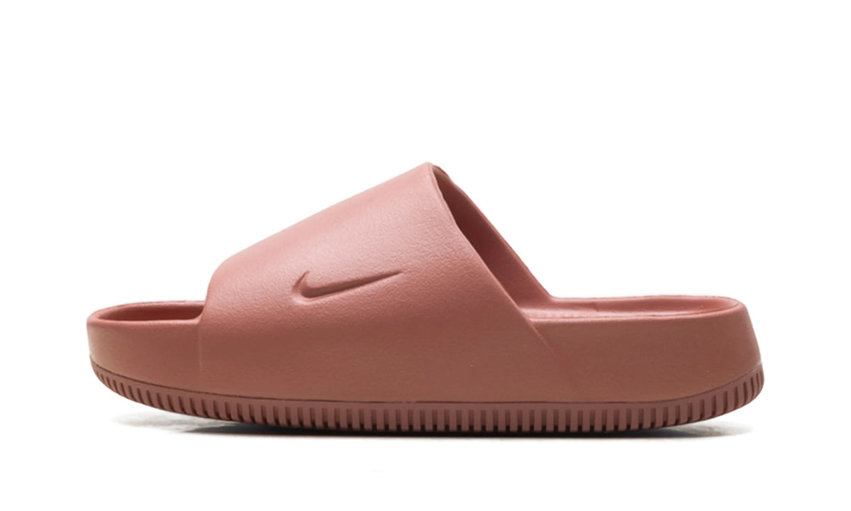 DX4816-601 Stadium Goods studio 1