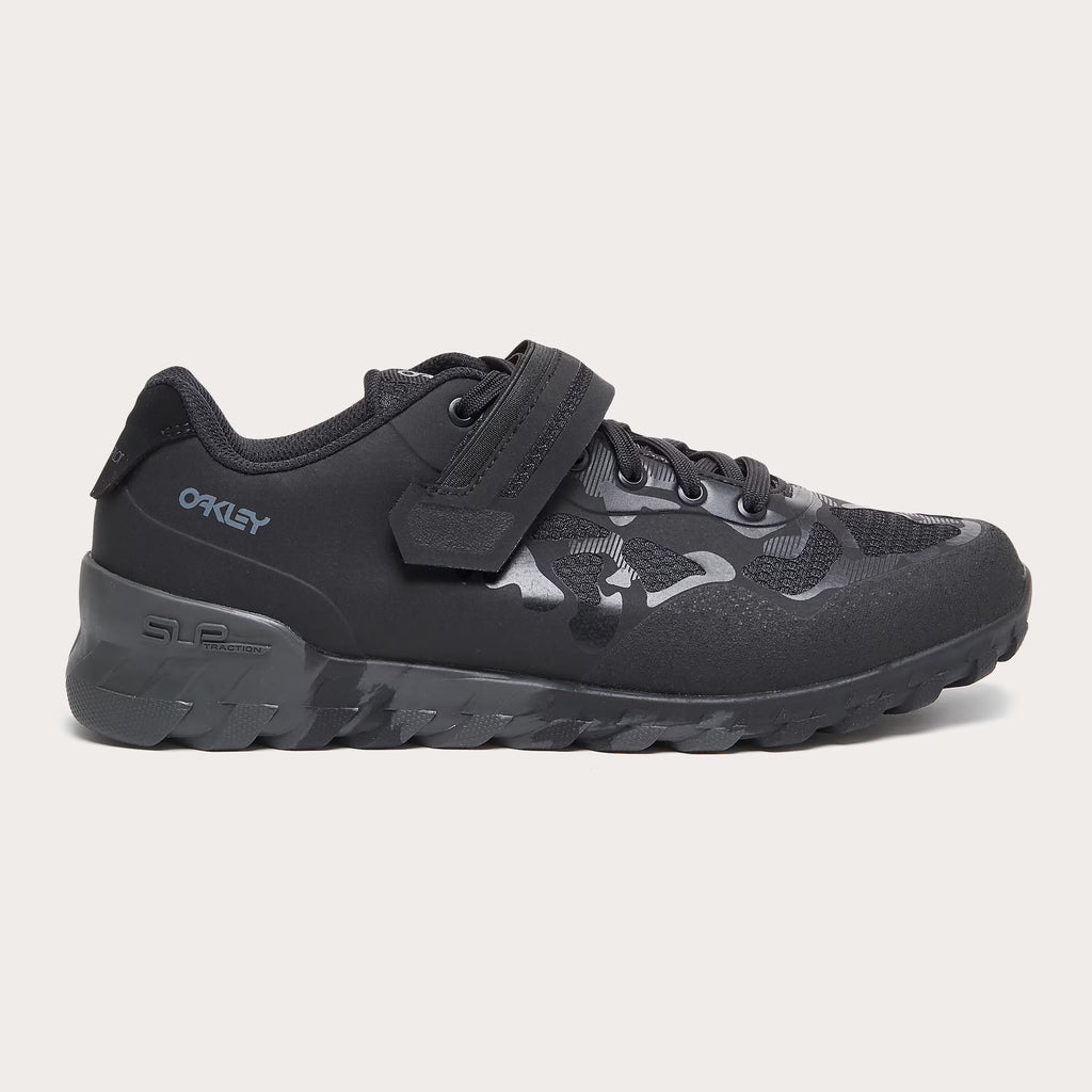 FOF100432-02E BLACKOUT 1