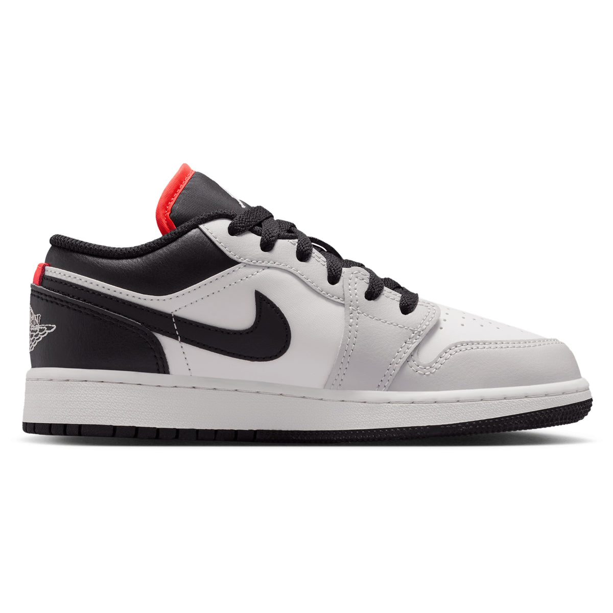 553560-045 Foot Locker 1