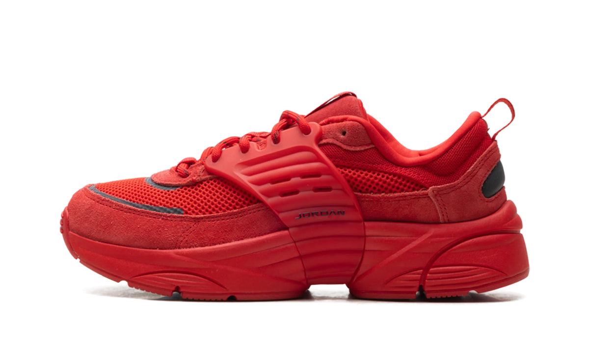 IB3722-600 Stadium Goods studio 1