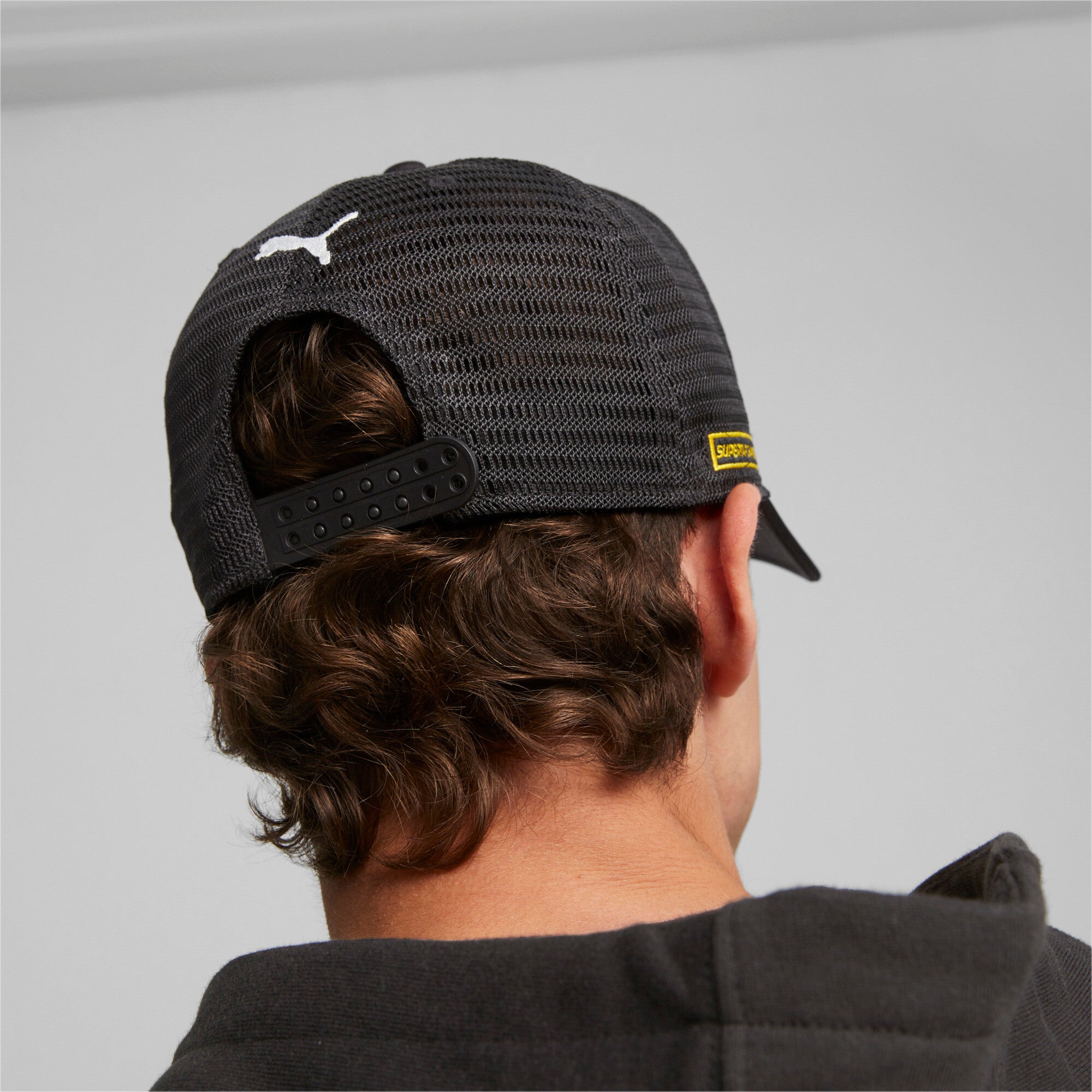 [024779-01] Mens PUMA PORSCHE LEGACY GARAGE CREW TRUCKER CAP