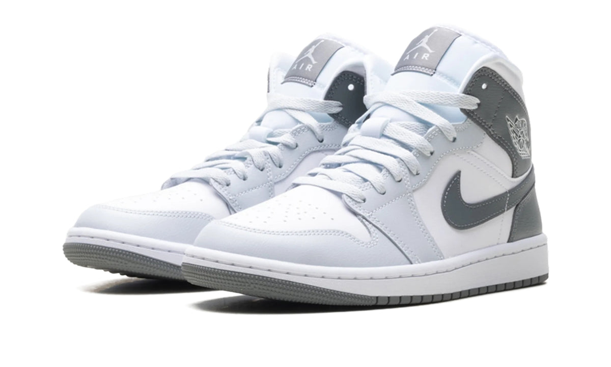 BQ6472-113 Stadium Goods studio 2