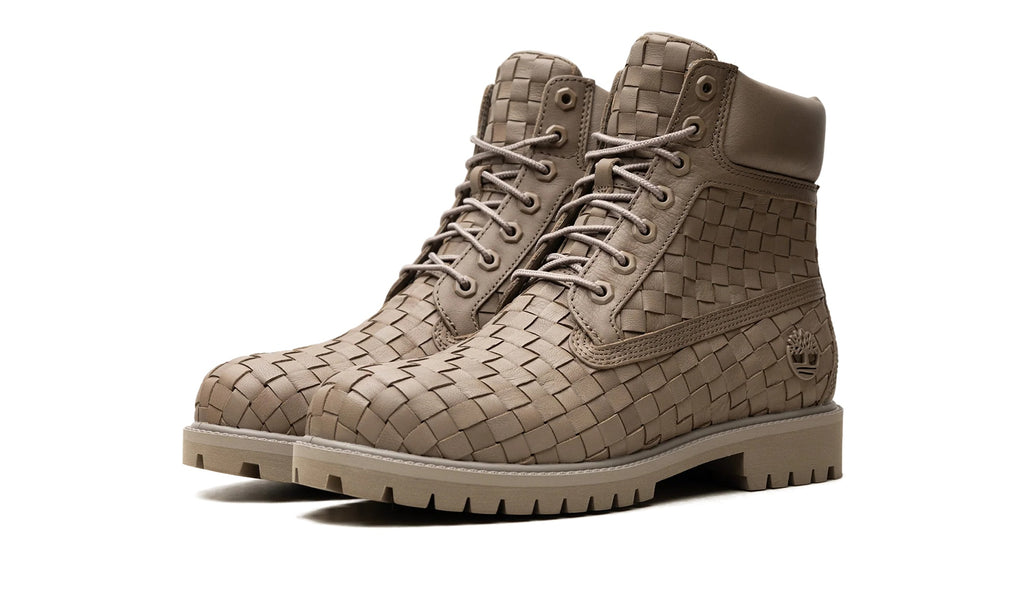 TB0A6FD6ET4 Stadium Goods studio 2