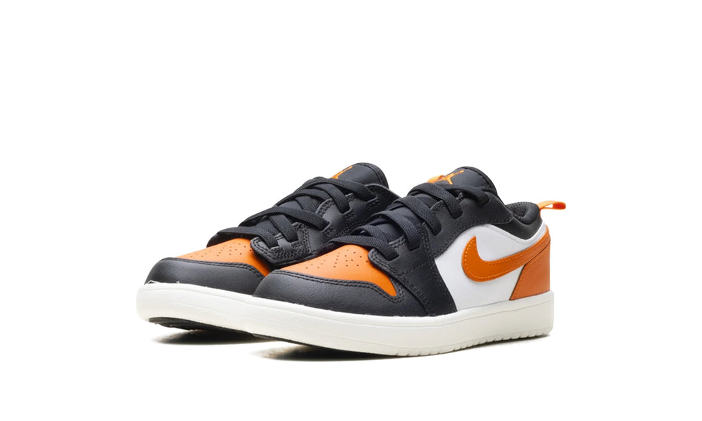 DR9748-081 Stadium Goods studio 2