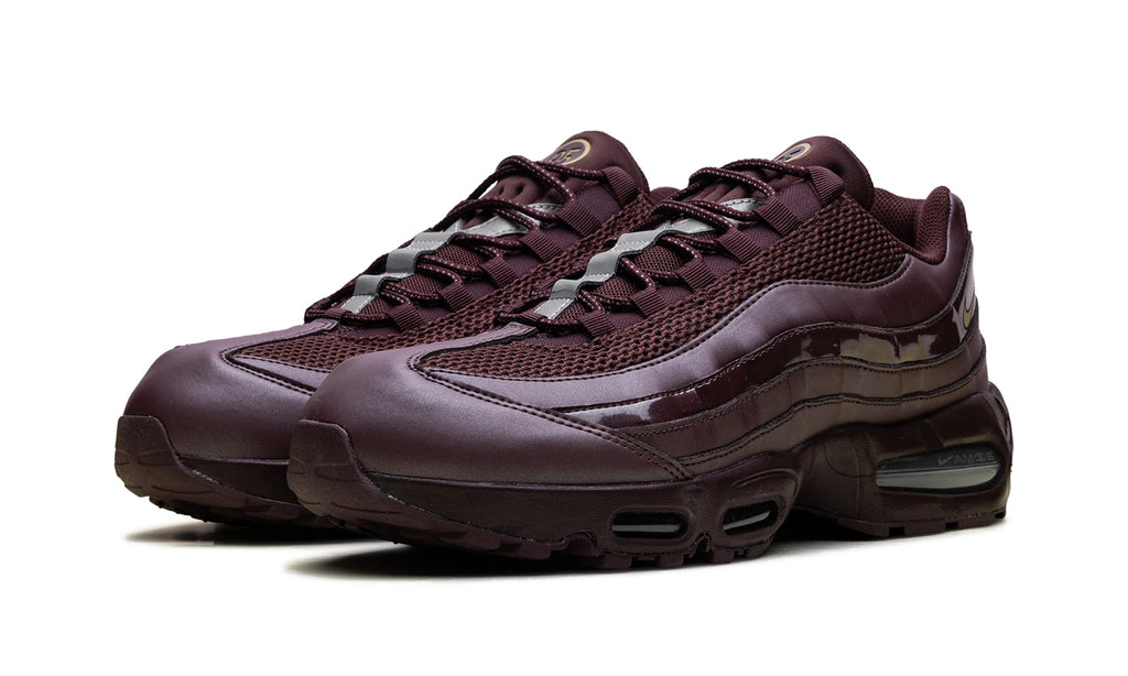 IB6830-601 Stadium Goods studio 2