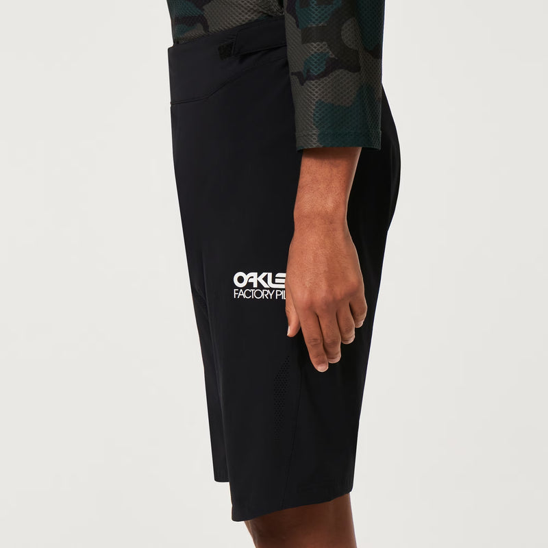 FOA404420-02E BLACKOUT 1