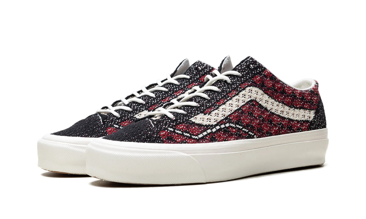 VN000EFKBRD Stadium Goods studio 2