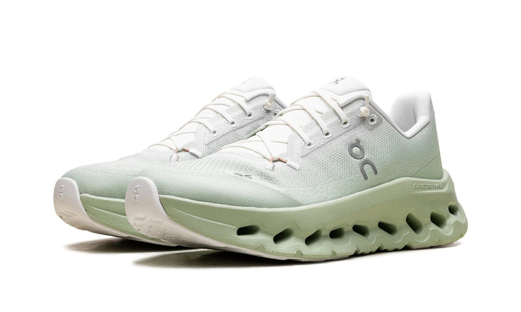 3WF10734199 Stadium Goods studio 2