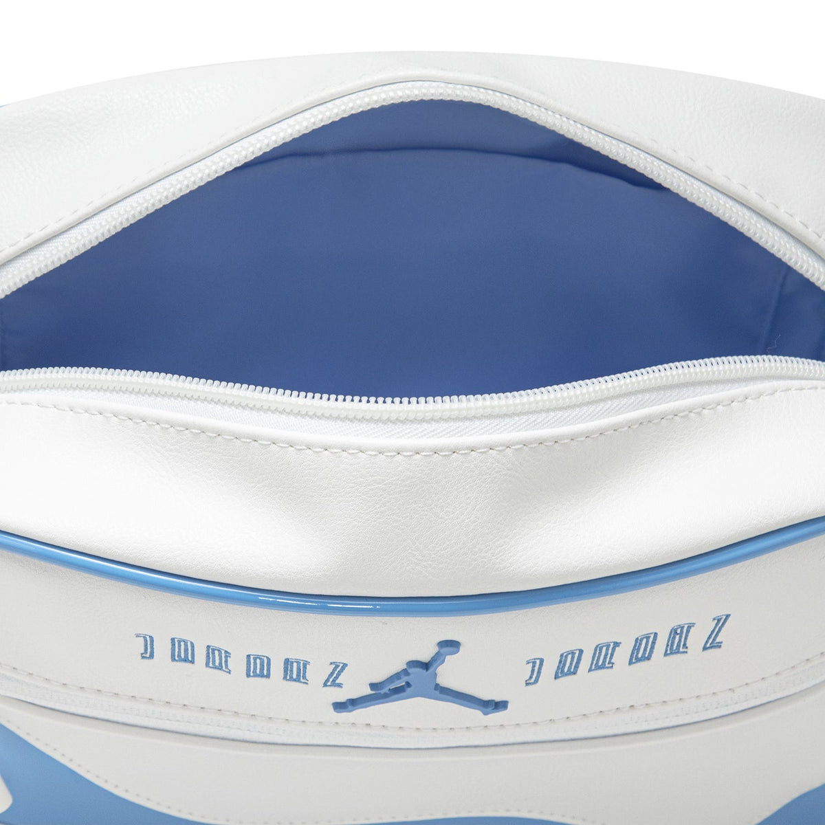 [MA9369-B9F] ADULT AIR JORDAN JAM AJ11 UNC MESSENGER 3