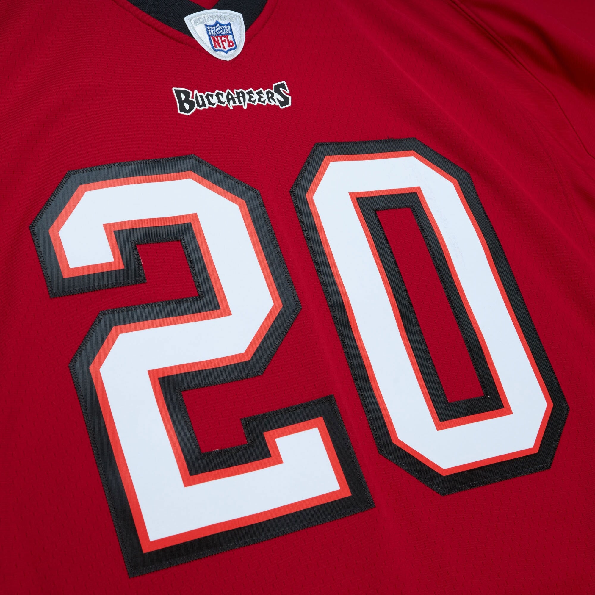 MENS MITCHELL & NESS NFL DARK JERSEY BUCCANEERS 2002 RONDE BARBER