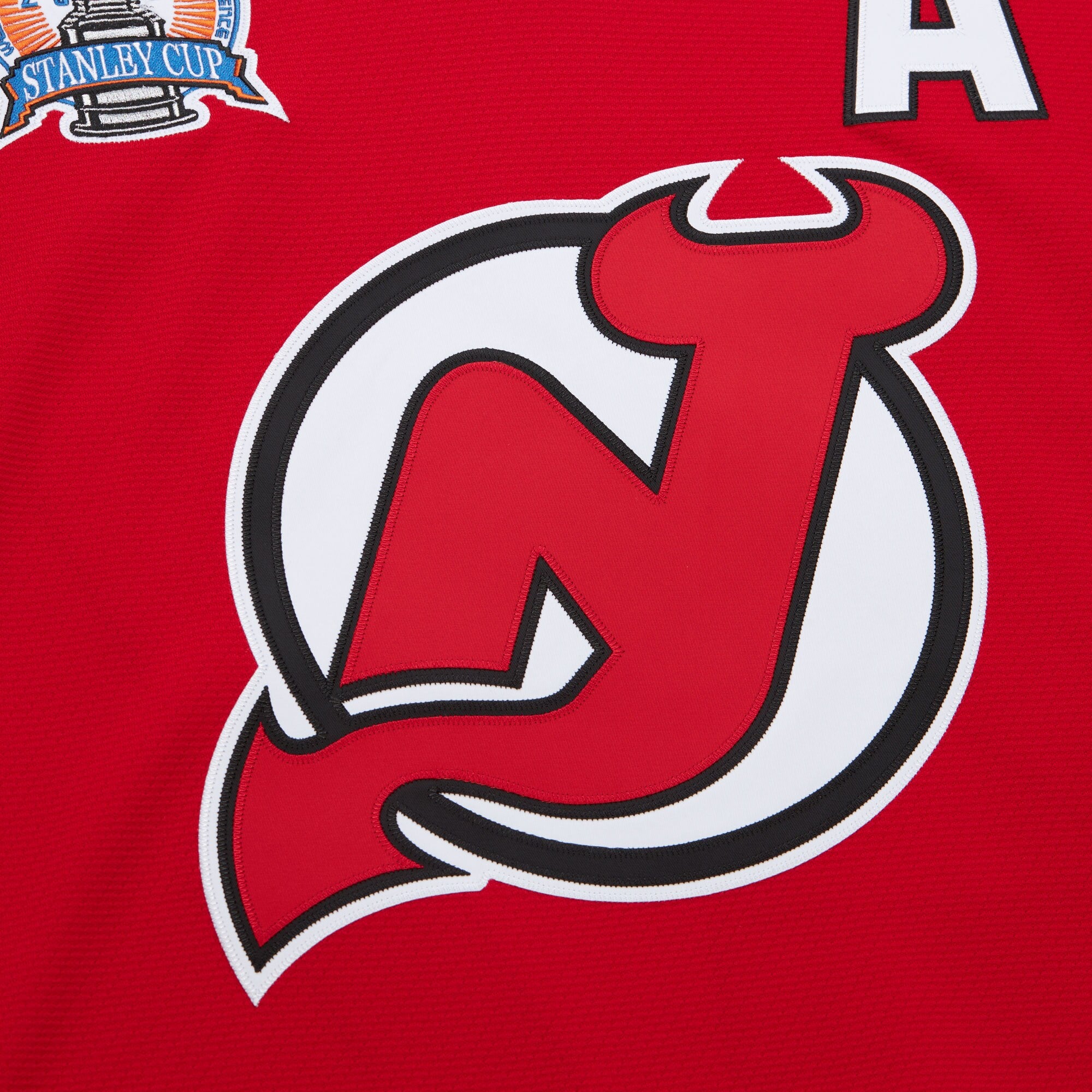 Mens Mitchell & Ness NHL DARK JERSEY DEVILS 2002 SCOTT NIEDERMAYER