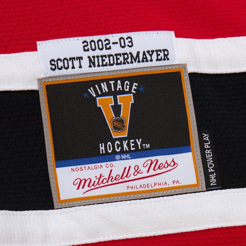 Mens Mitchell & Ness NHL DARK JERSEY DEVILS 2002 SCOTT NIEDERMAYER