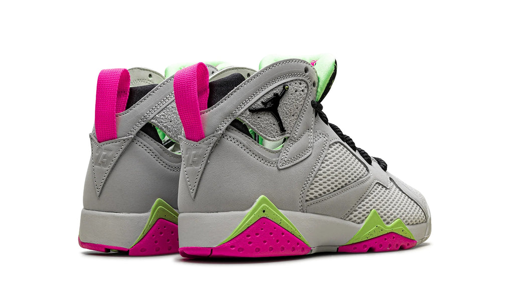 IV6509-030 Stadium Goods studio 3