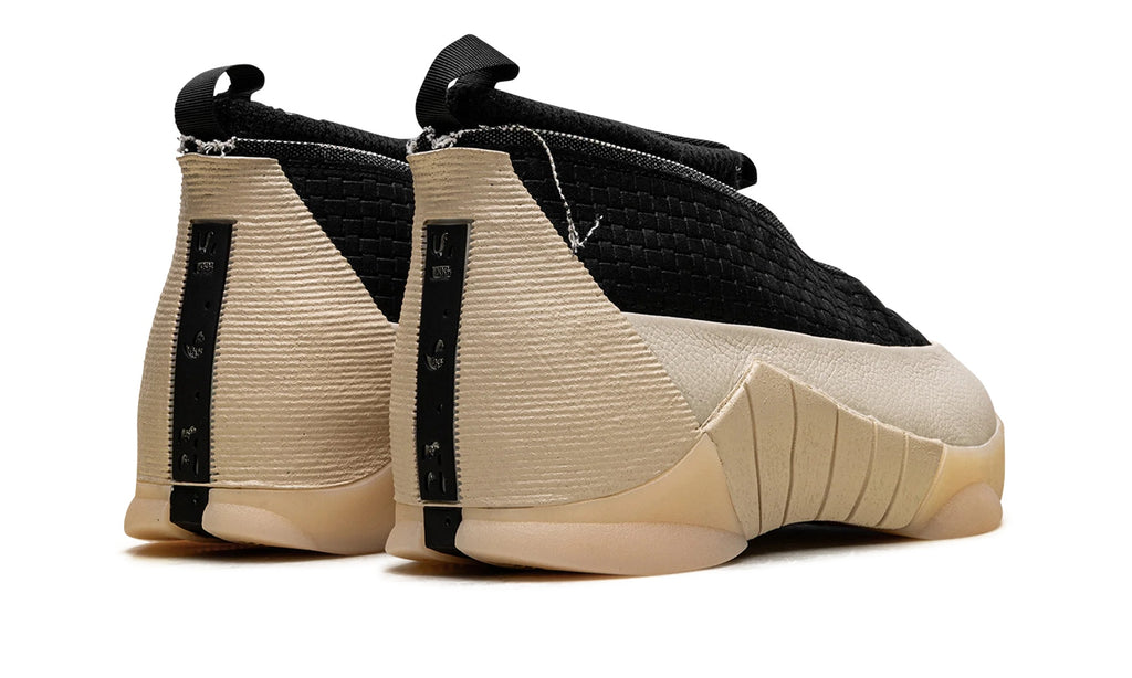 IV7637-100 Stadium Goods studio 3
