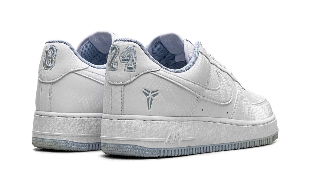 IB0018-103 Stadium Goods studio 3