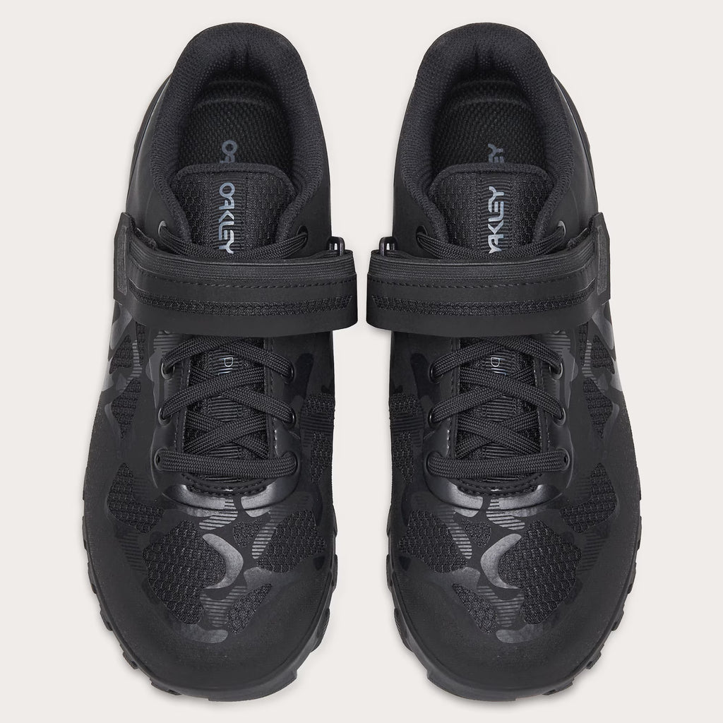 FOF100432-02E BLACKOUT 3