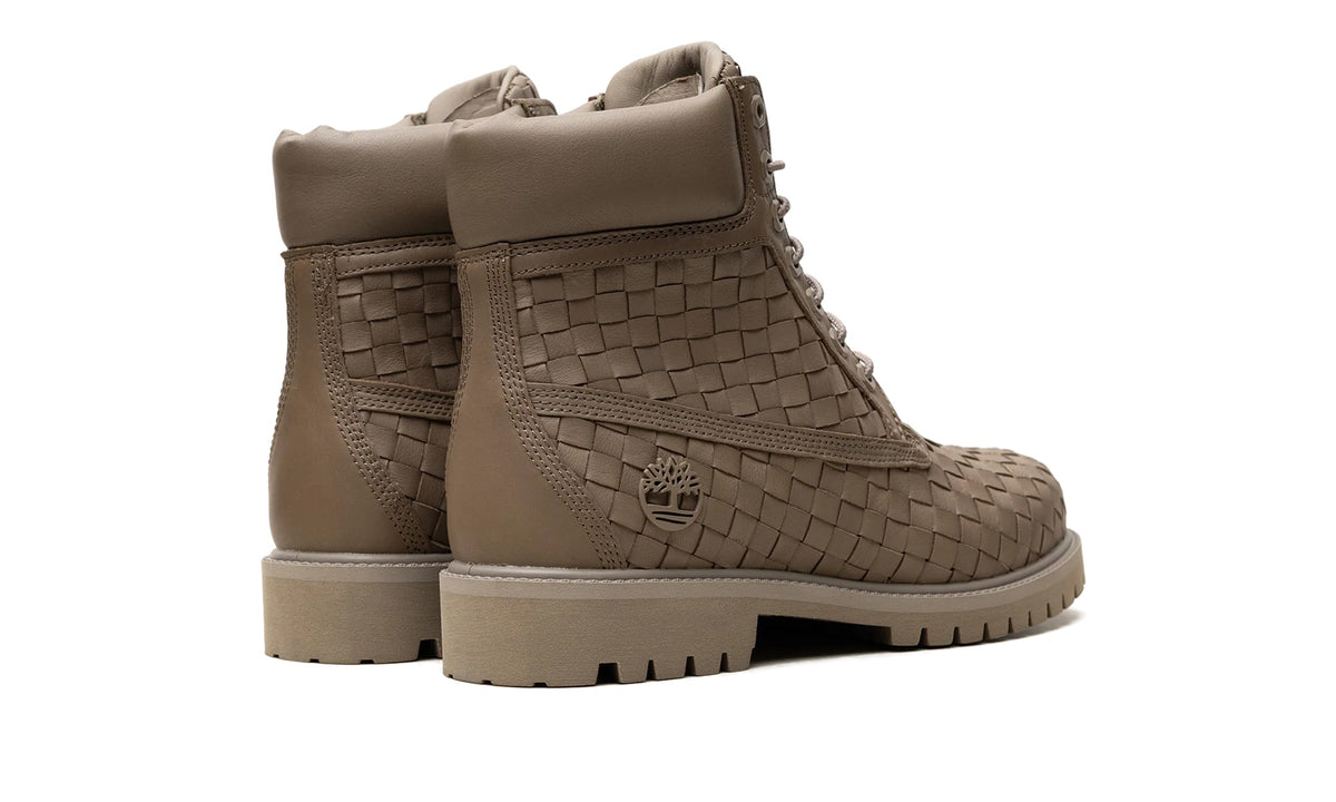 TB0A6FD6ET4 Stadium Goods studio 3