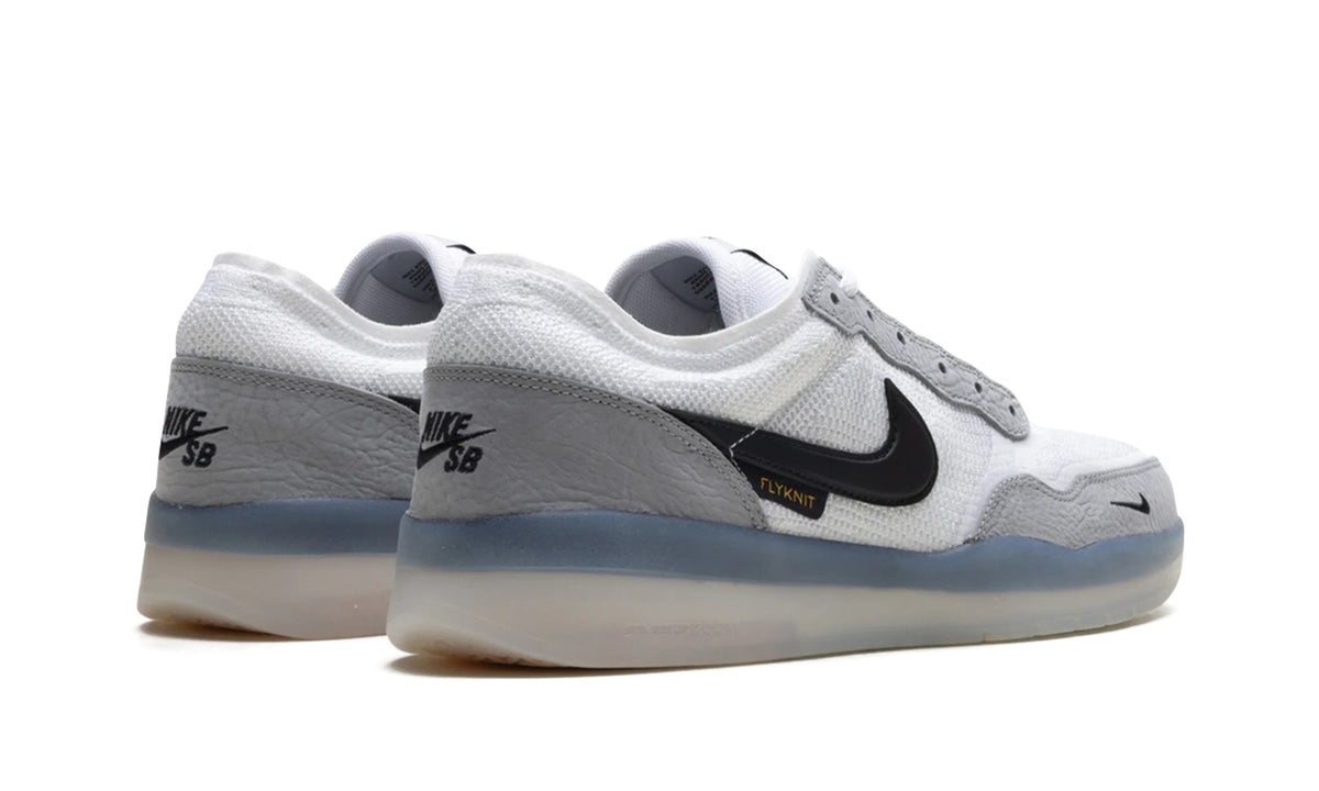 FV8493-004 Stadium Goods studio 3