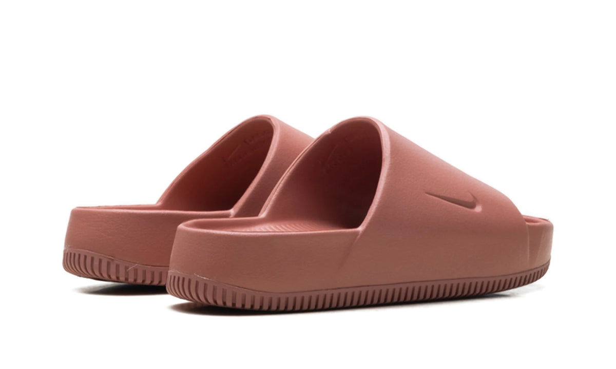 DX4816-601 Stadium Goods studio 3