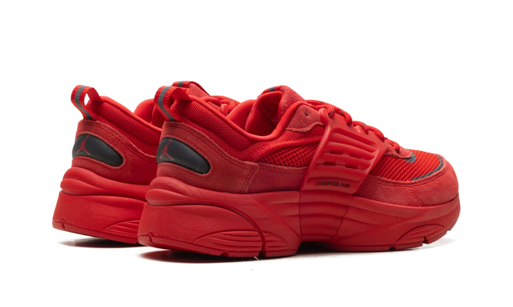 IB3722-600 Stadium Goods studio 3