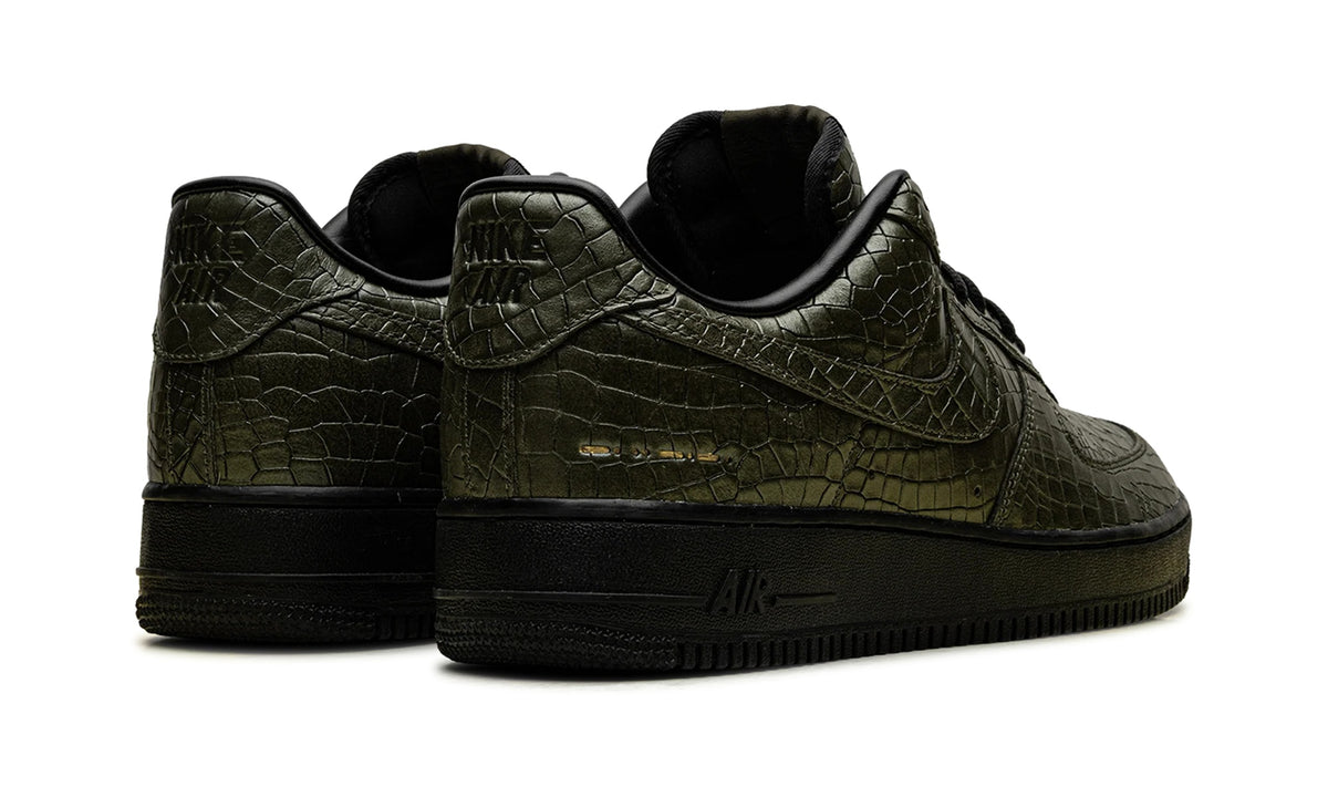 IQ3370-325 Stadium Goods studio 3