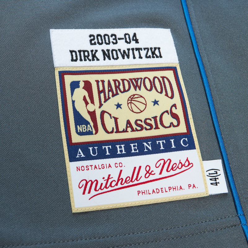 MENS MITCHELL & NESS ALTERNATE JERSEY MAVERICKS 2003 DIRK NOWITZKI