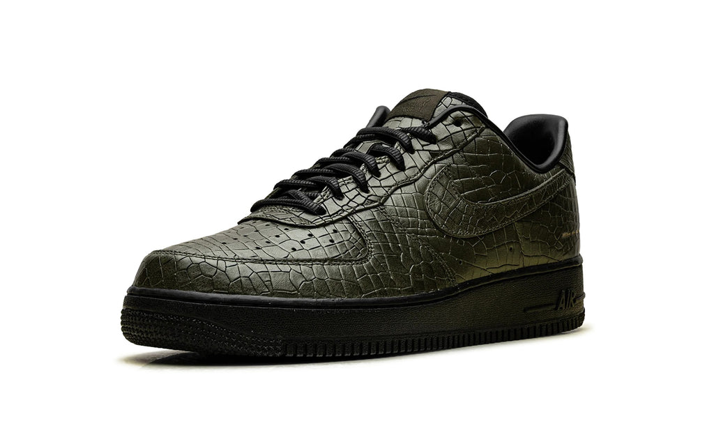 IQ3370-325 Stadium Goods studio 4