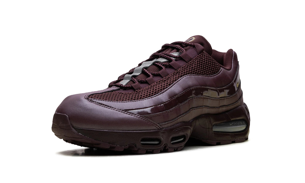 IB6830-601 Stadium Goods studio 4