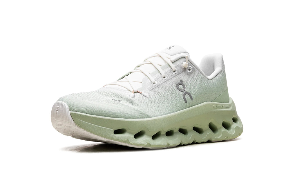 3WF10734199 Stadium Goods studio 4