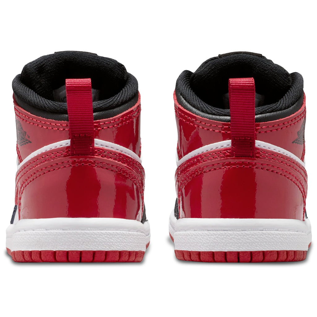 HV4729-006 Foot Locker 3
