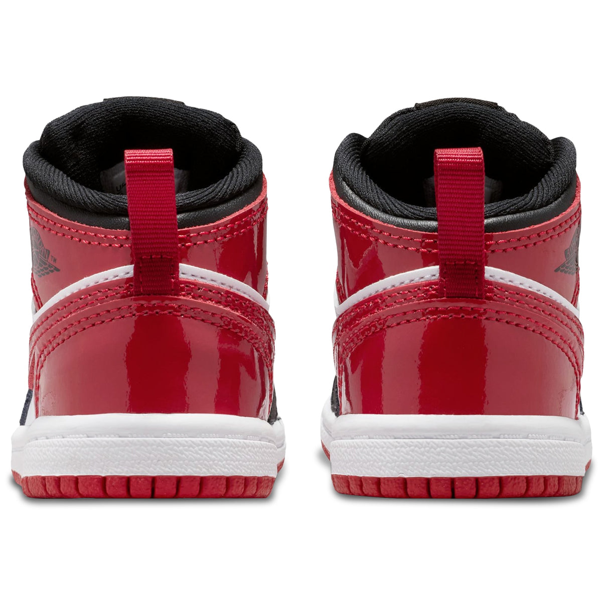 HV4729-006 Foot Locker 3