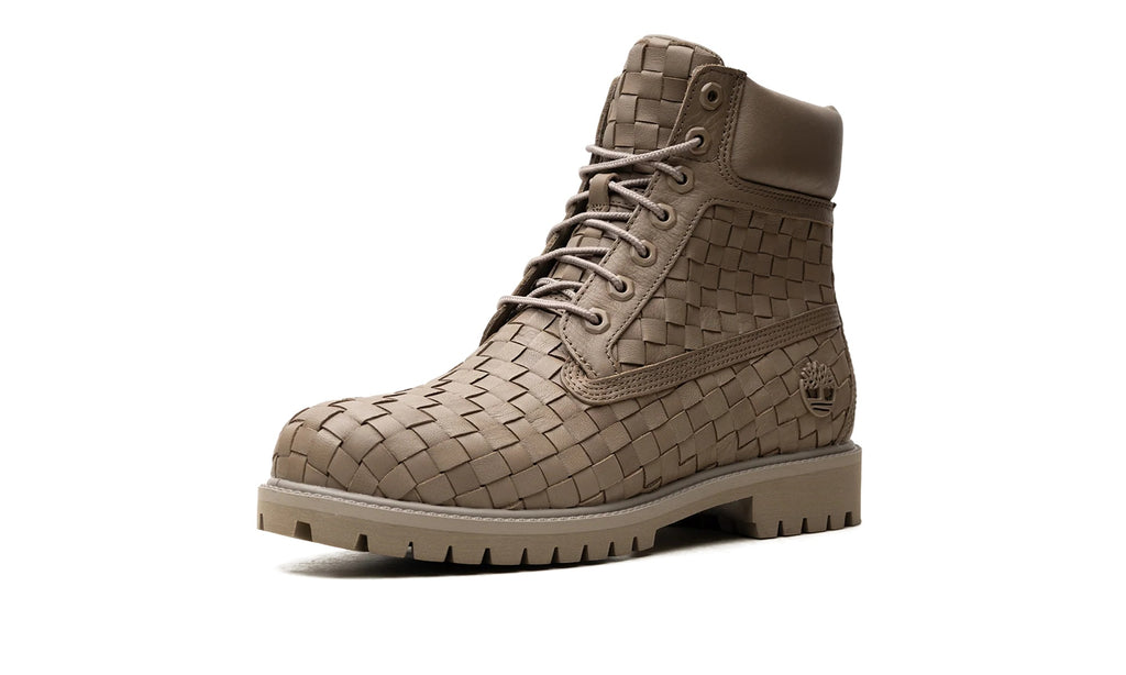 TB0A6FD6ET4 Stadium Goods studio 4