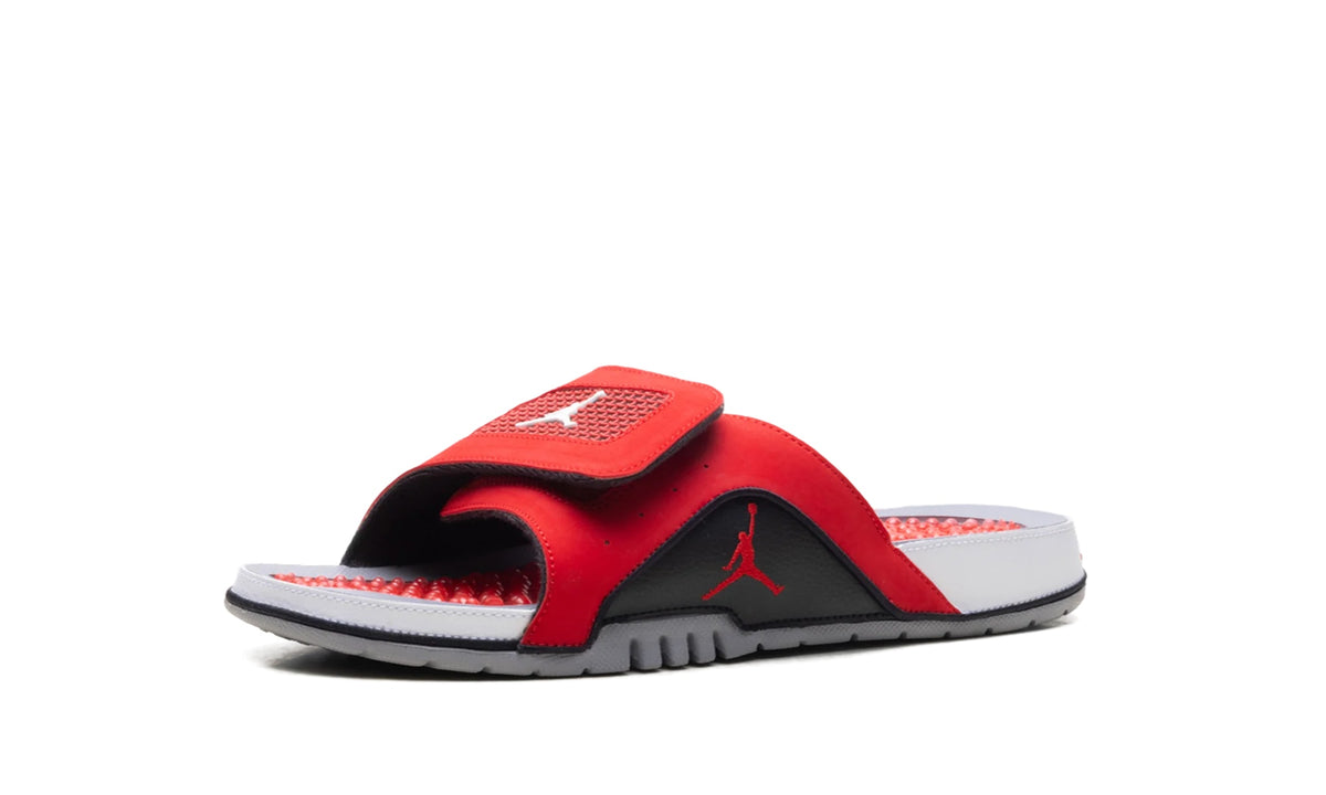 532225-600 Stadium Goods studio 4