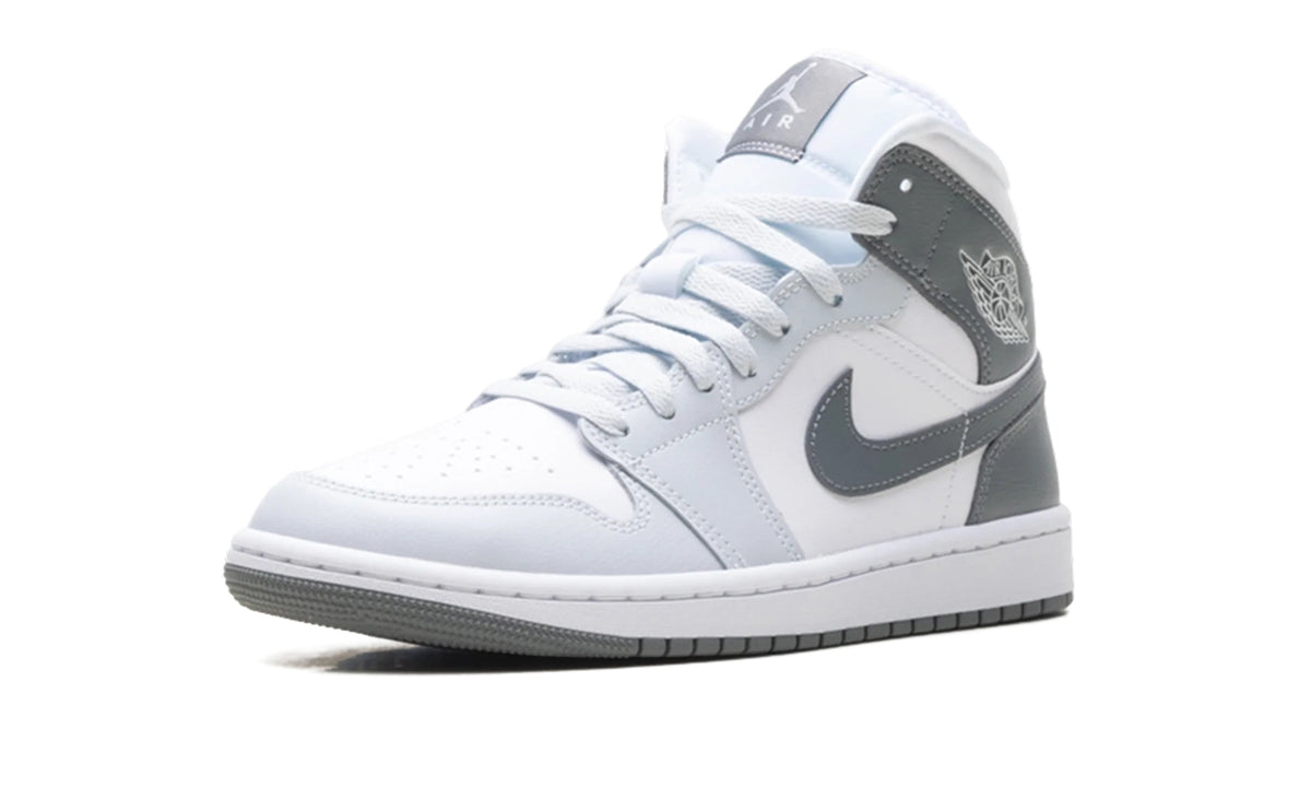 BQ6472-113 Stadium Goods studio 4