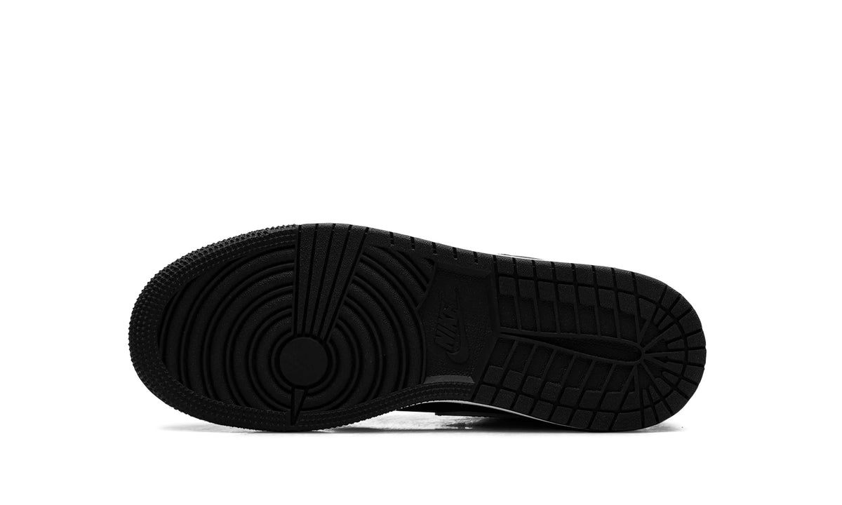 553560-043 Stadium Goods studio 5