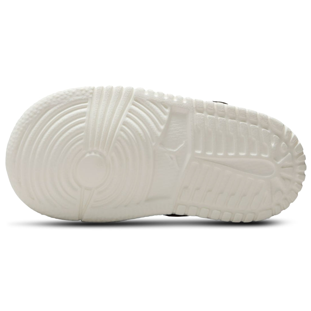 DR9747-081 Foot Locker 5