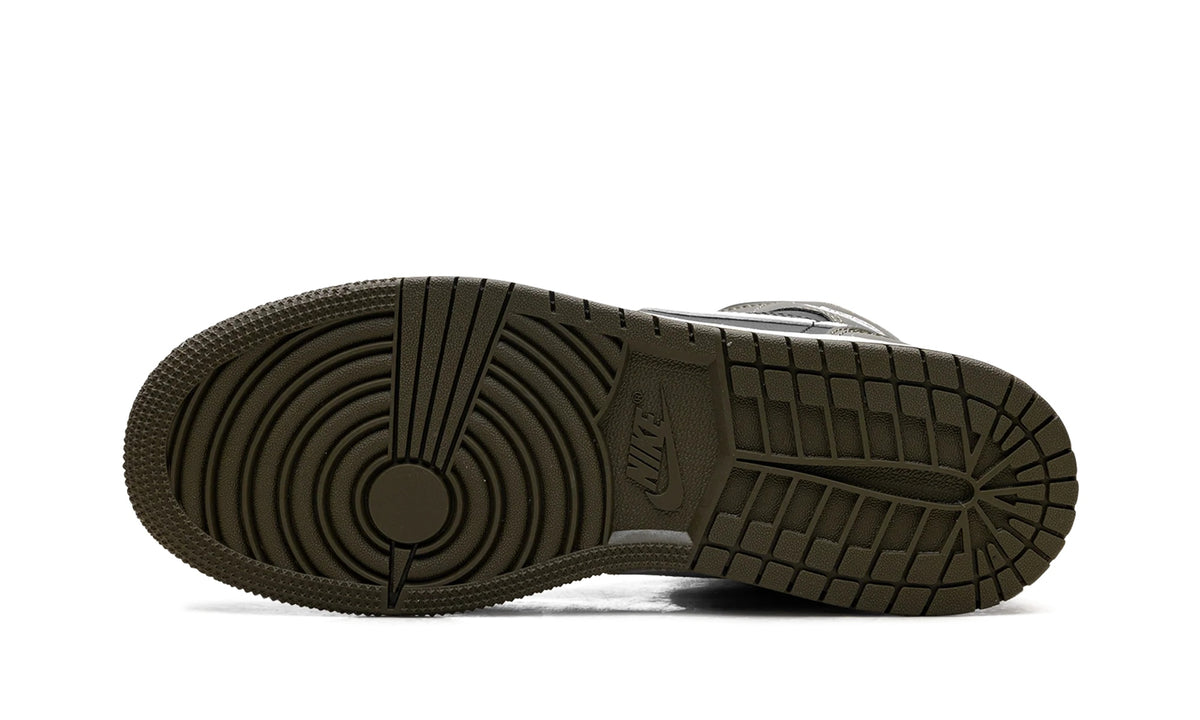 DQ8423-092 Stadium Goods studio 5