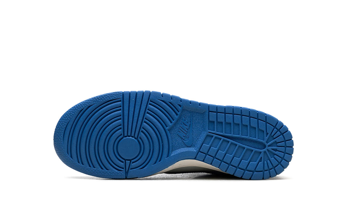 FB9109-004 Stadium Goods studio 5