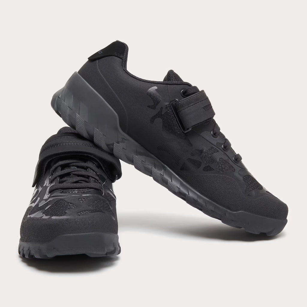 FOF100432-02E BLACKOUT 5