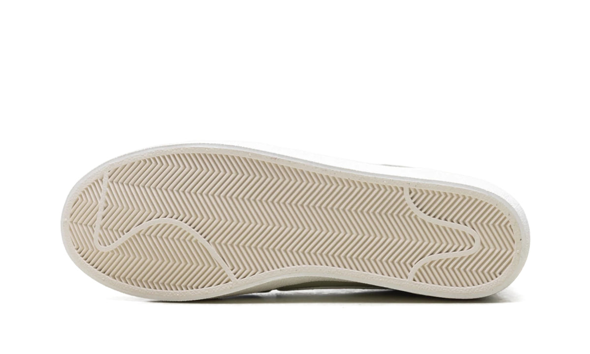 HM9431-301 Stadium Goods studio 5