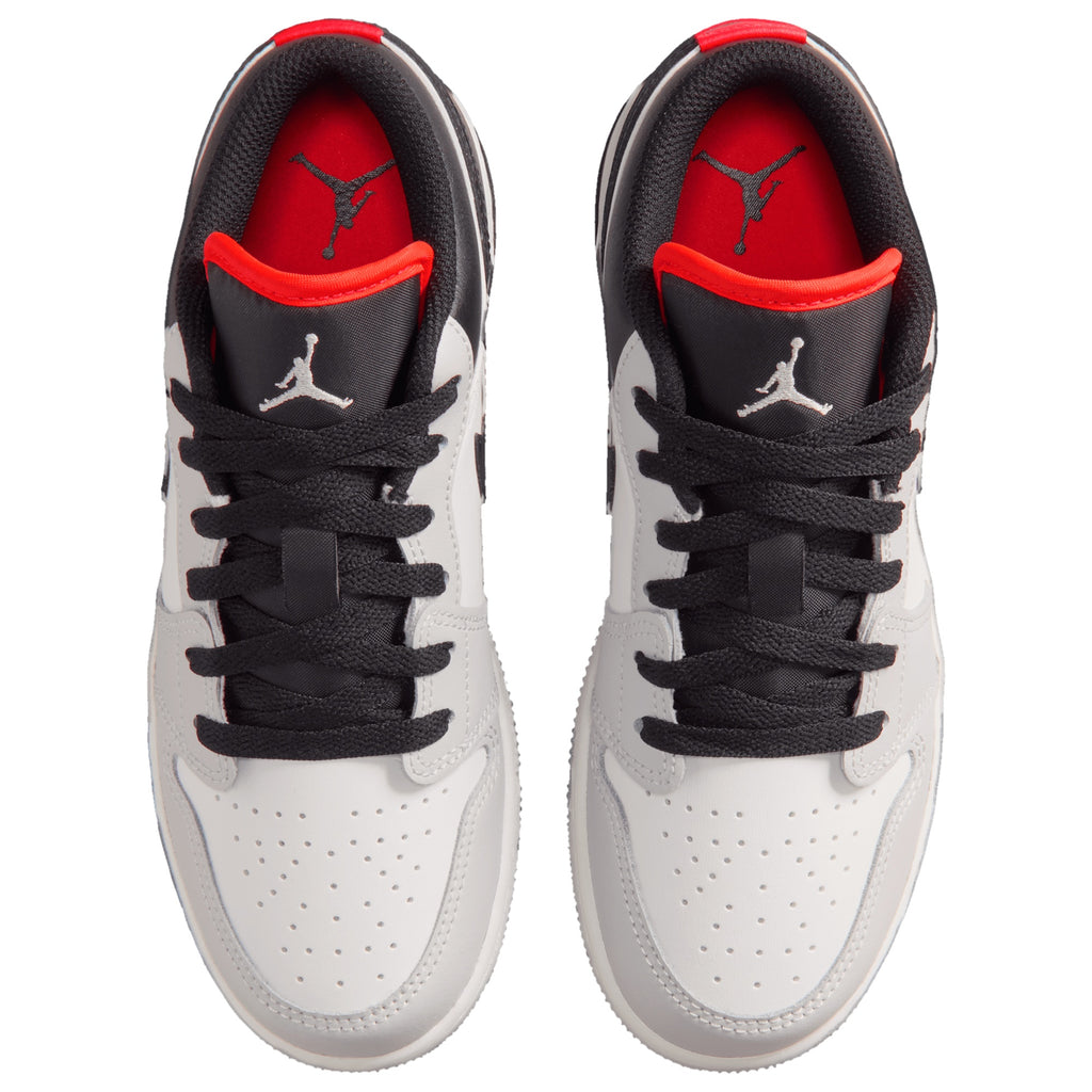 553560-045 Foot Locker 4